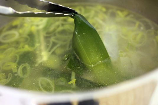 Remove Green Leek Tops from Water