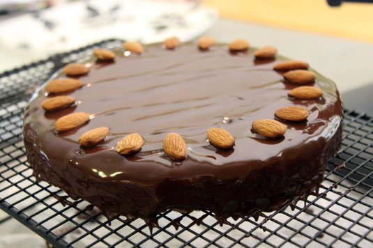 cake-with-almonds