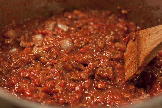Easy Steak Chili Recipe to Combat the January Freeze | Food for My Family