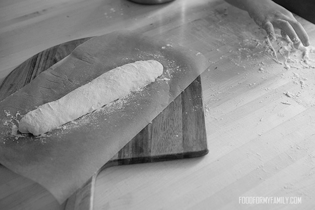 How to Make Pain d'Epi {Wheat Stalk Bread} #recipe via FoodforMyFamily.com #breadin5